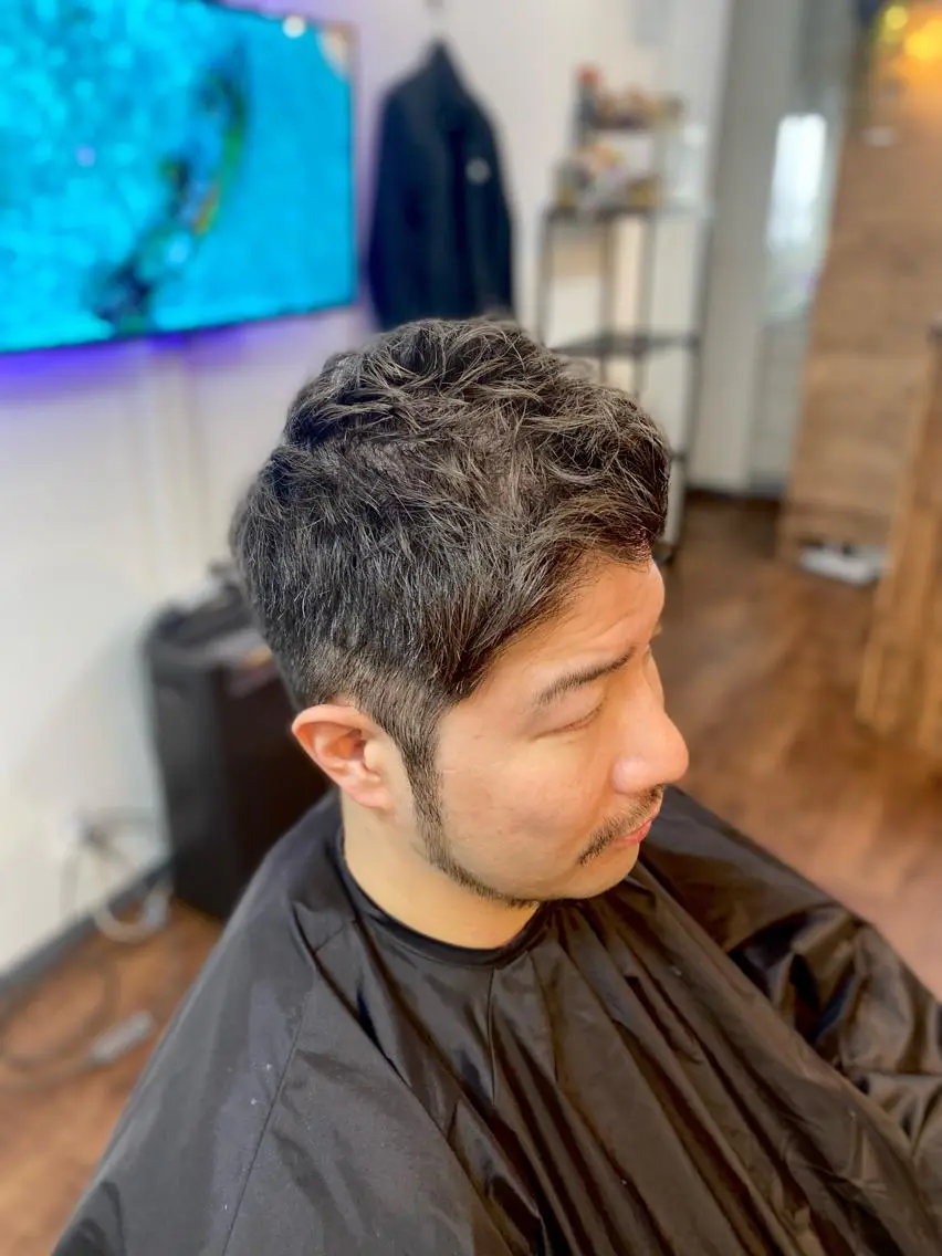 ショート メンズ メンズブリーチ カット ヘアカラー Luzir⭐︎ GEN⭐︎のヘアスタイル