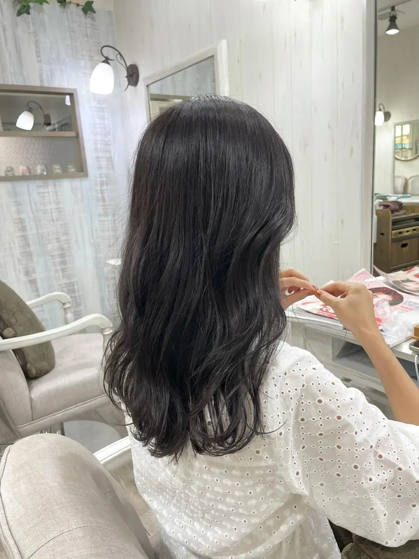 セミロング ネモトメイナ🌿 今月末で退職しますのヘアスタイル