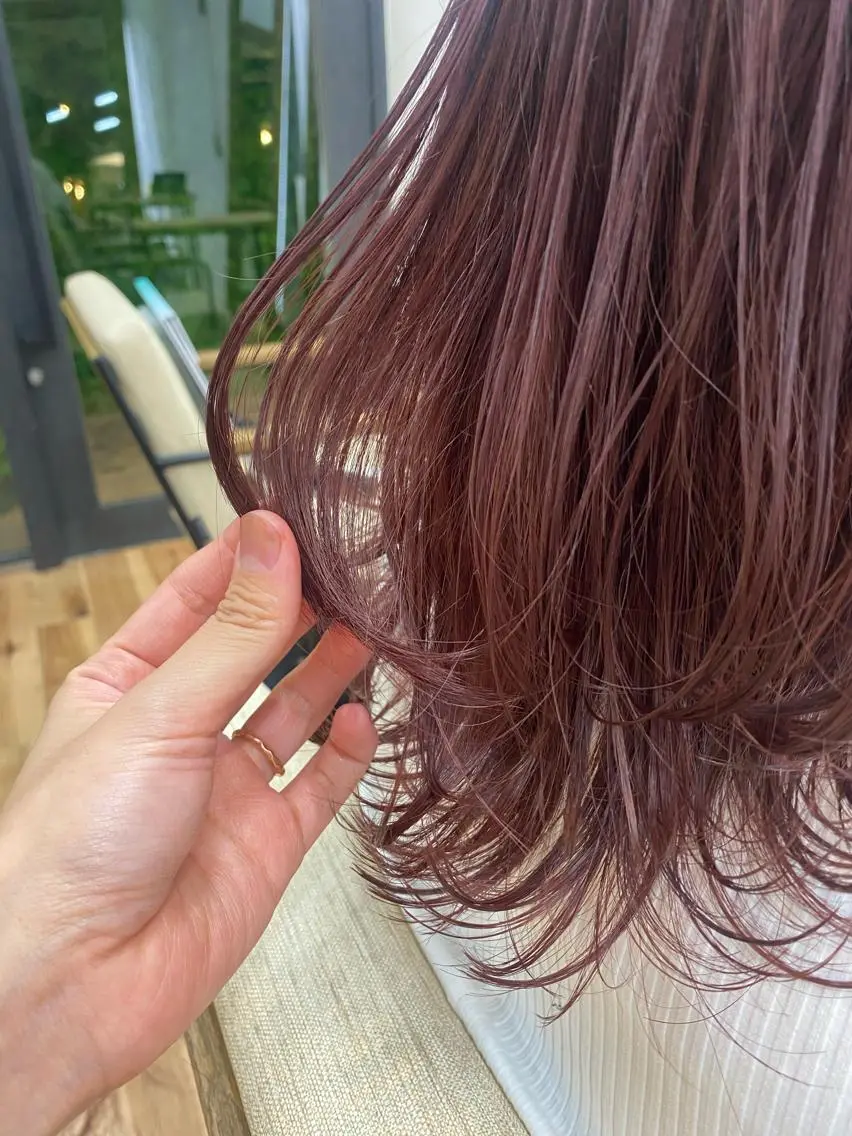 ミディアム ウルフカット おおつき ありかのヘアスタイル