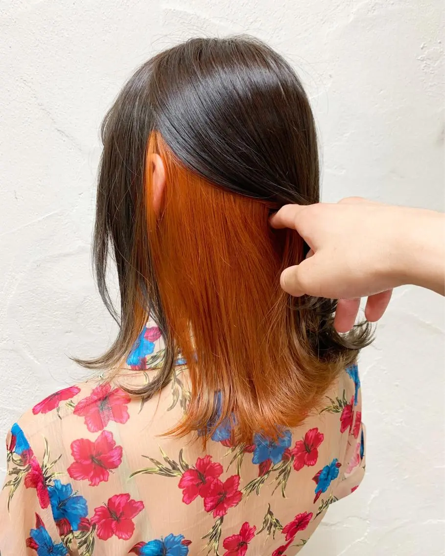 ミディアム カラー インナーカラー オレンジ 盛れる顔周りカット ♥️韓国ヘア"ちぇるのヘアスタイル