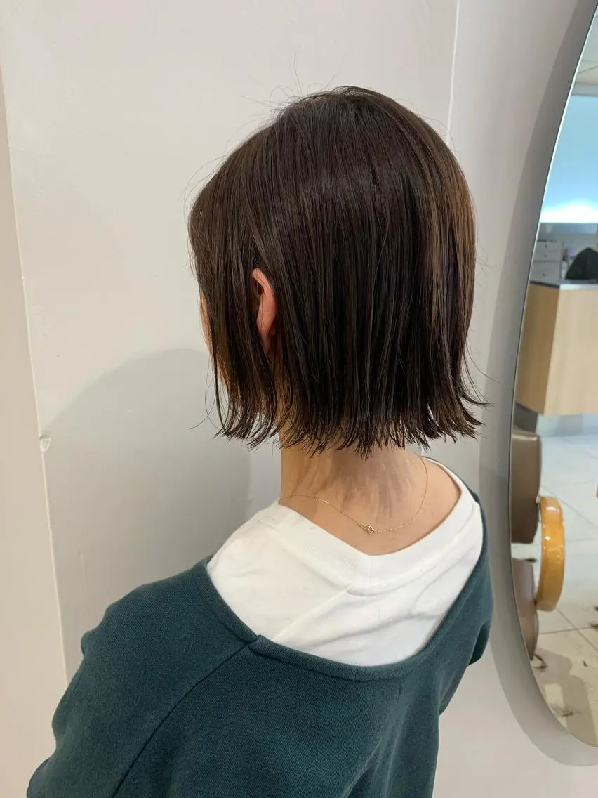 ショート 切りっぱなしボブ ボブ 加藤 あやみのヘアスタイル