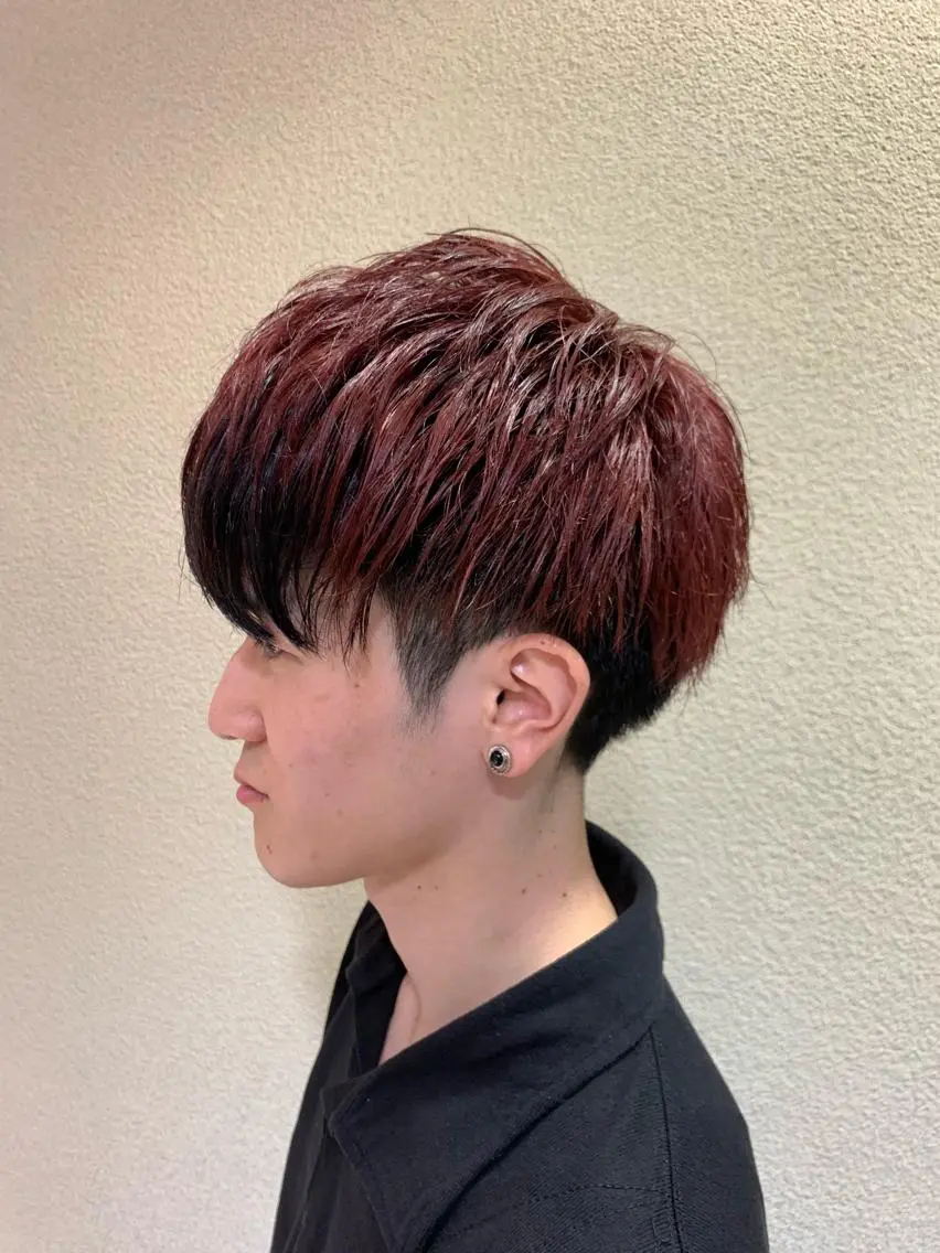 カラー メンズ 黒髪 レッドカラー 浦野 剛志のヘアスタイル