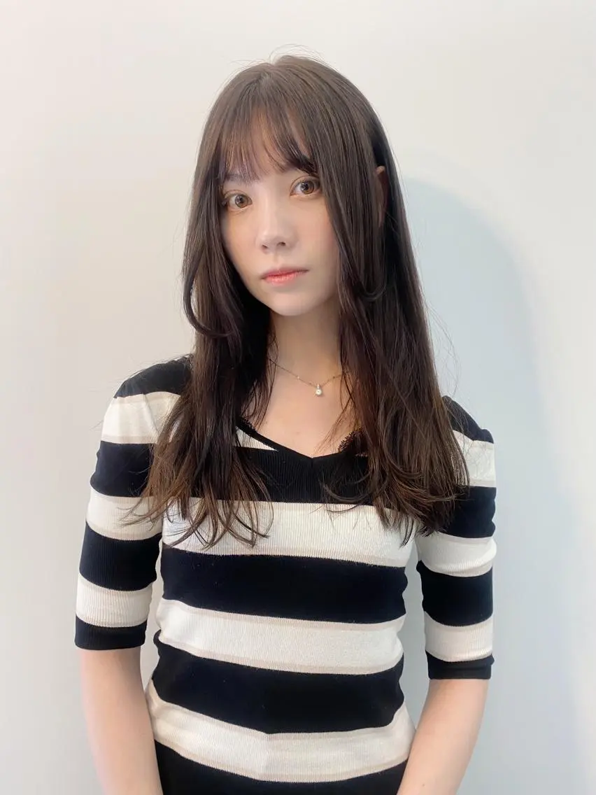 セミロング カラー ブラウンカラー ショコラブラウン 大石 沙季のヘアスタイル