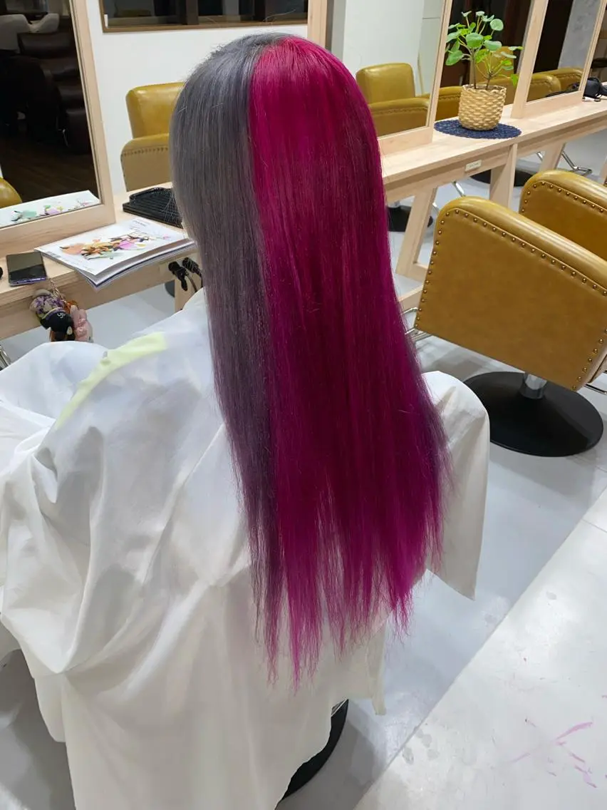 ロング ヘアカラー 手塚 麗のヘアスタイル