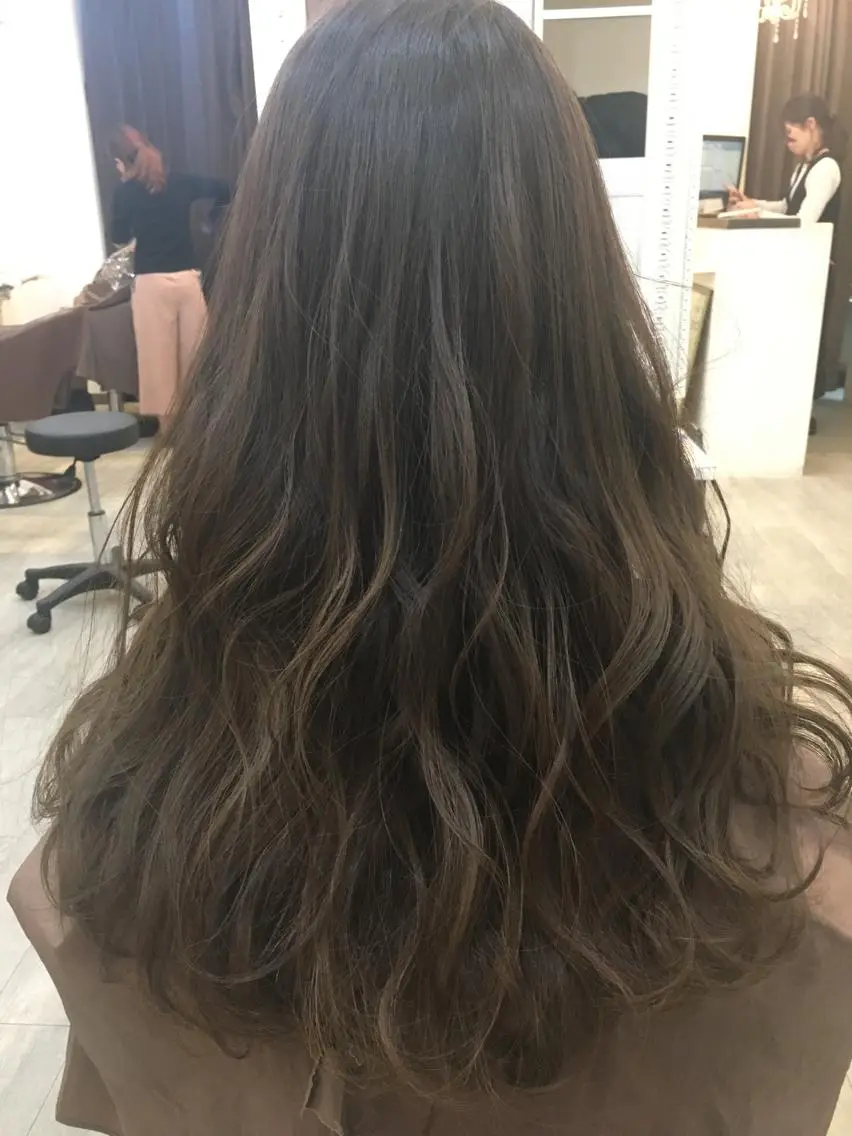 ロング カラー アッシュ イルミナカラー yoshi (菅沼義晴)のヘアスタイル