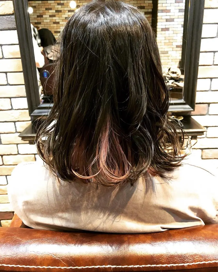 ミディアム カラー インナーカラー 白戸 優樹のヘアスタイル