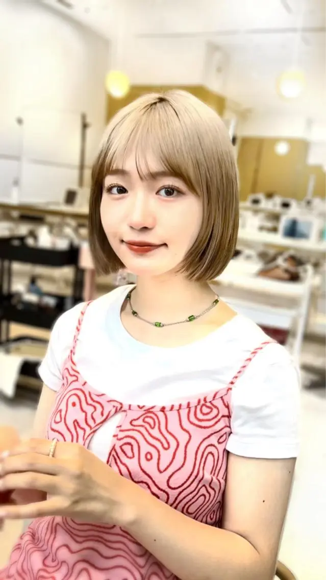 ショート カラー ベージュカラー 透明感カラー グレージュ ボブ カット ヘアカラー トリートメント レイヤー専門家 ダブルカラー修のヘアスタイル