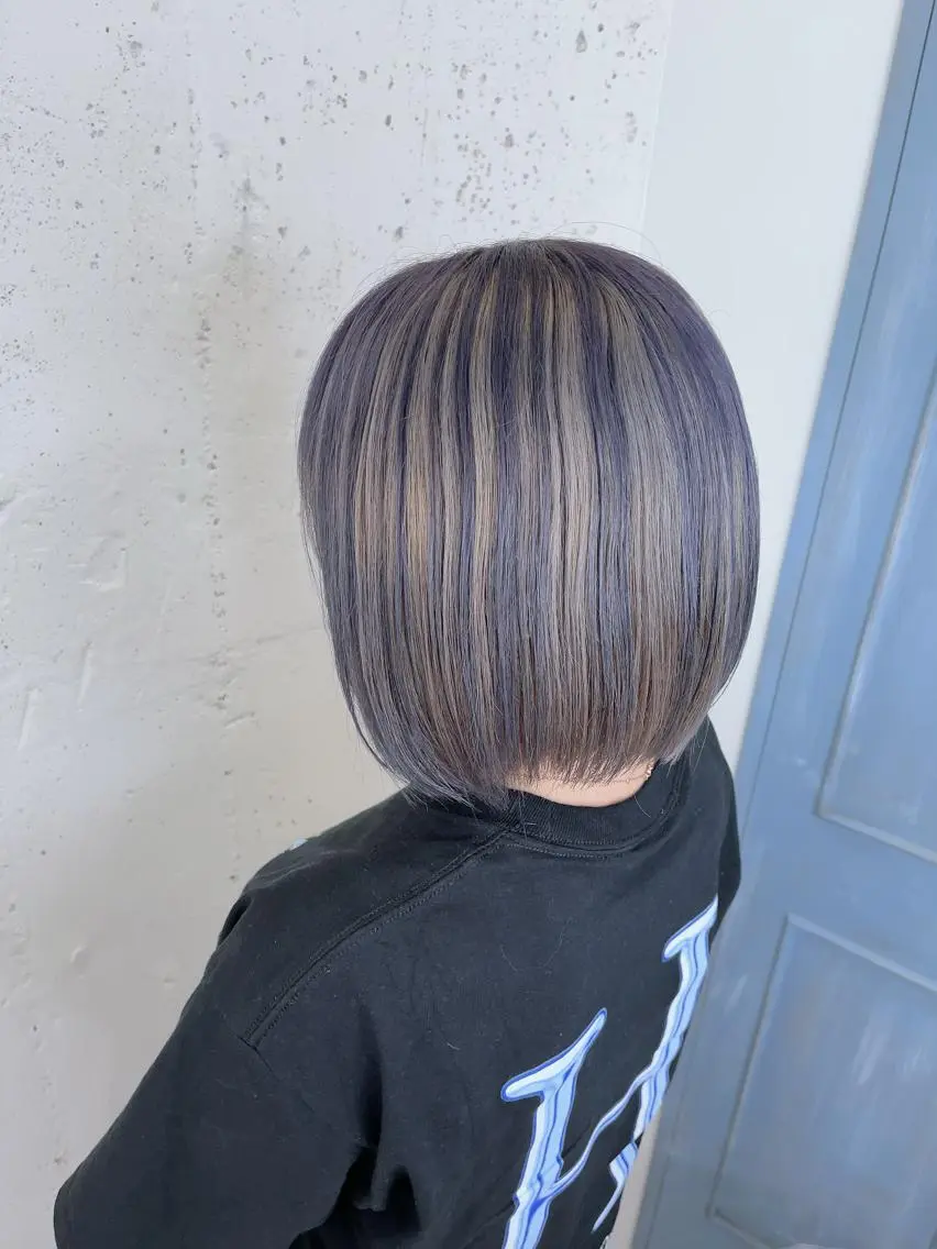 ショート カラー 透明感ハイトーン🦄 キラ🌈のヘアスタイル