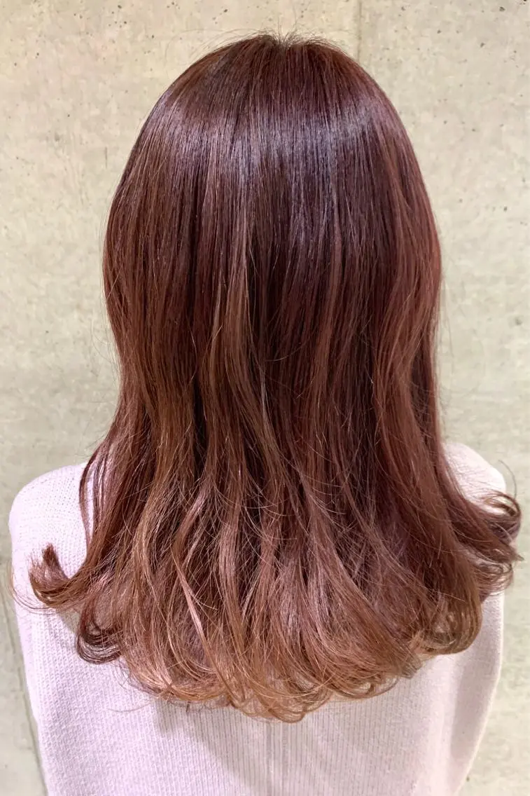 セミロング カラー ヘアカラー ハイライトが 得意なニキです😊のヘアスタイル
