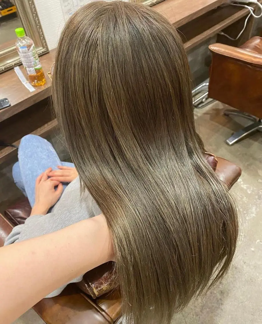 セミロング 🫧透明感カラー× レイヤー🫧HARUのヘアスタイル