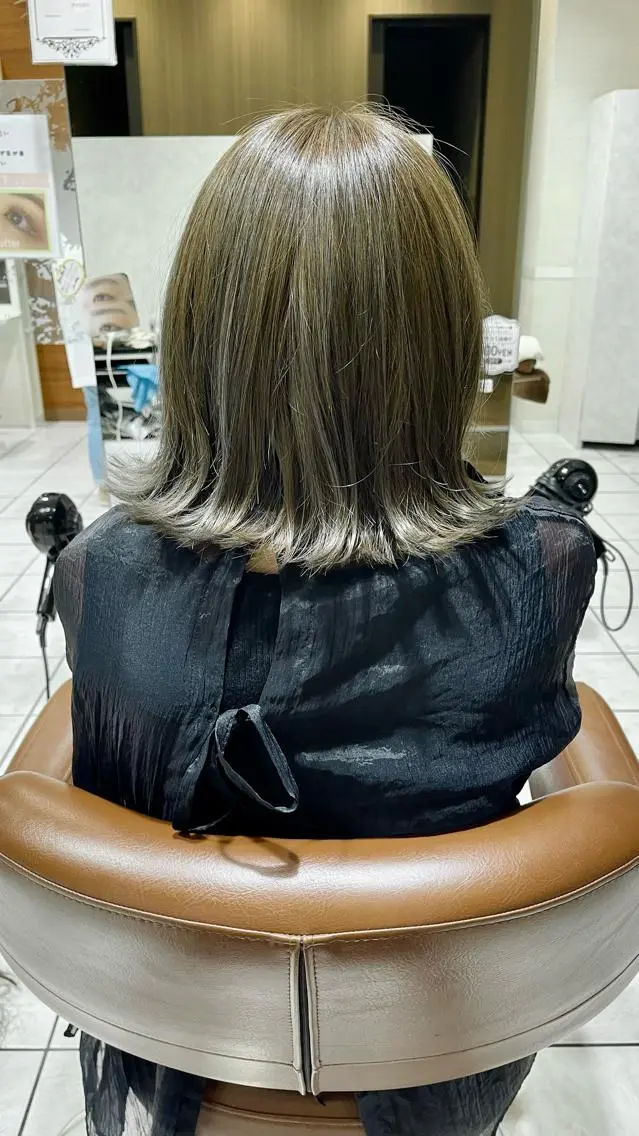 ミディアム 外ハネヘア カット パーマ トリートメント テラモト カズヨシのヘアスタイル