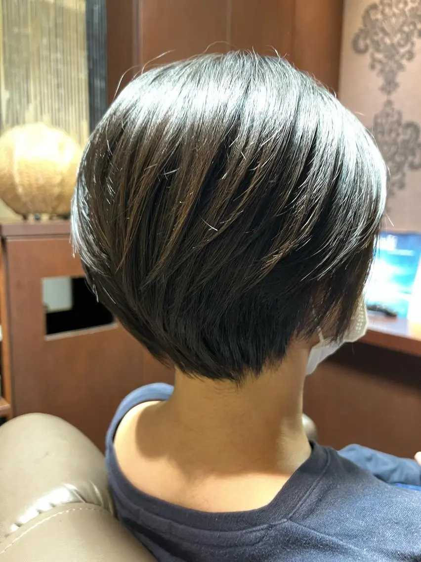 ショート 廣瀬 莉奈のヘアスタイル