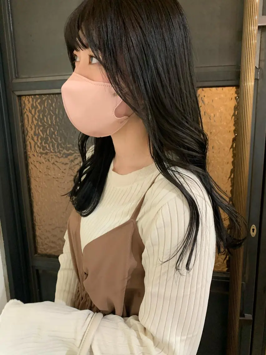 セミロング カラー ヘアアレンジ アッシュ アッシュグレー アッシュグレージュ グレージュ 本間 結衣のヘアスタイル