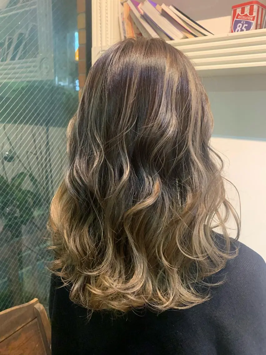 セミロング レイヤーカット ヘアカラー トリートメント ヘッドスパ ヘアセット 大宮/山口 竣也のヘアスタイル