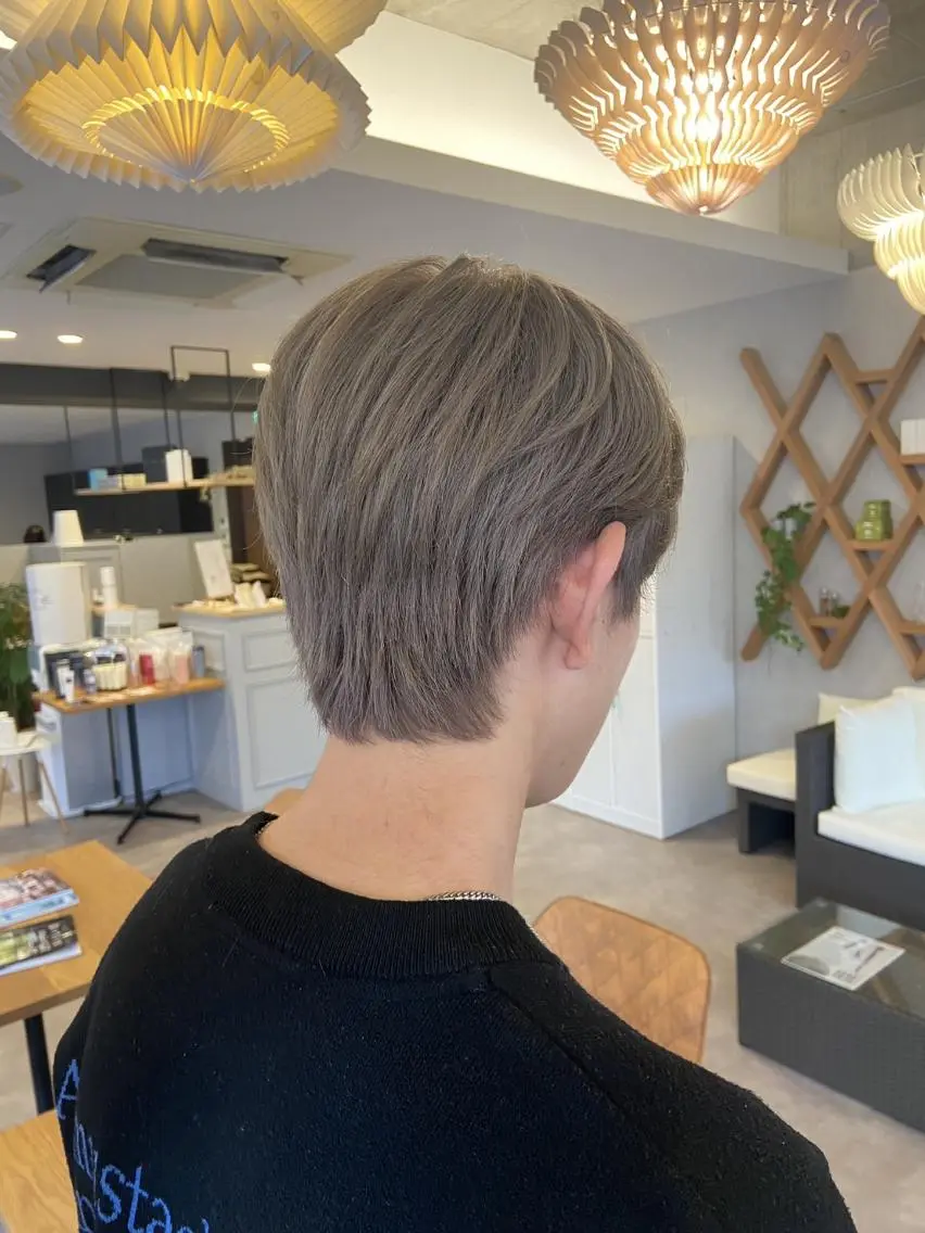 カラー ハイトーンカラー カット ヘアカラー ELLE&SALLY 石野のヘアスタイル