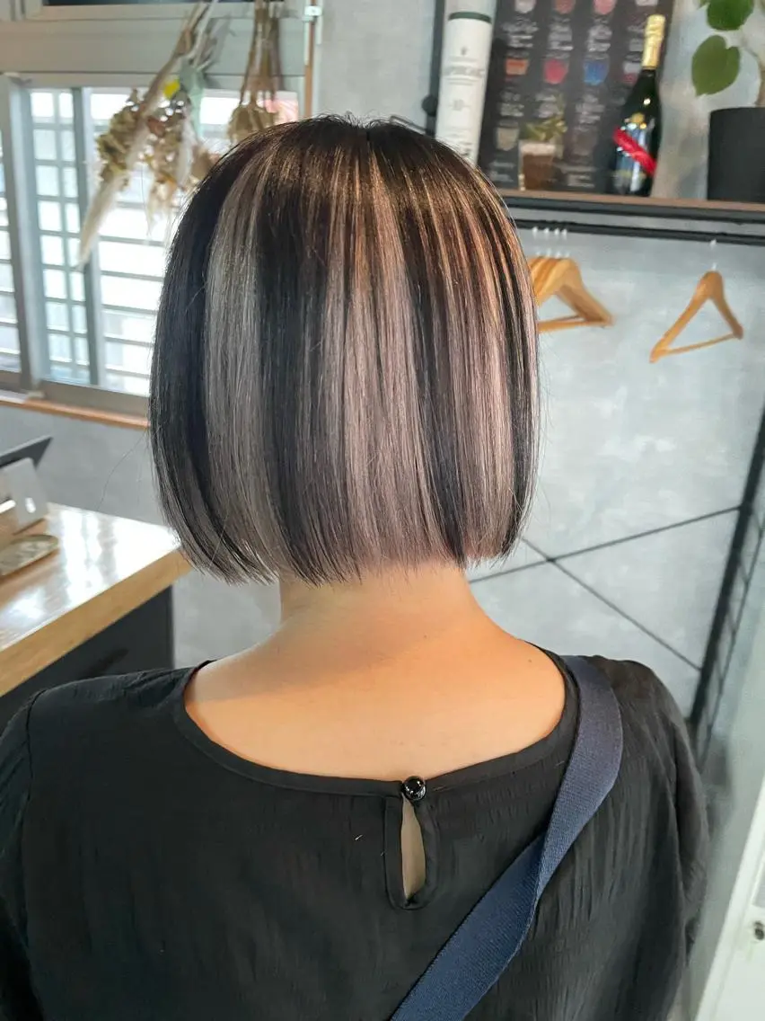 ショート アッシュ 韓国風カラー ボブ ハイライト 韓国風ヘア andKおもろまち店 艶ダブルカラー✨のヘアスタイル