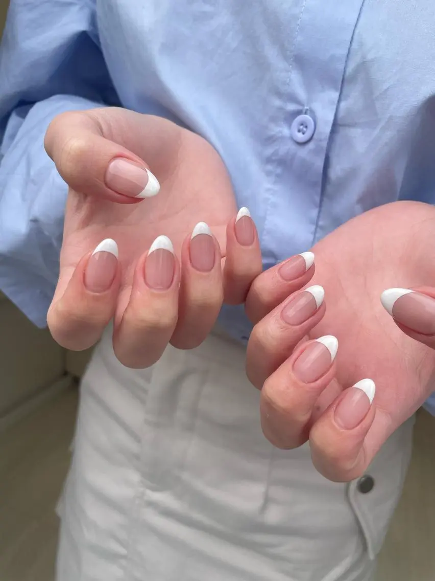 ネイル フレンチネイル ハンドネイル Hisaka Mikiのネイルデザイン