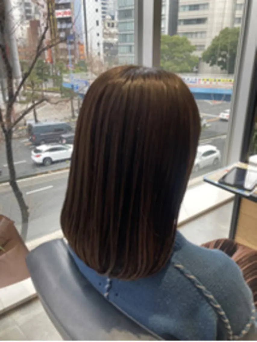 ミディアム カラー パーマ ヘアアレンジ ミディアムパーマ アディクシーカラー ベージュカラー ブリーチ ケアカラー カット トリートメント ヘッドスパ ヘアケア特化型サロン newi 梅田のヘアスタイル
