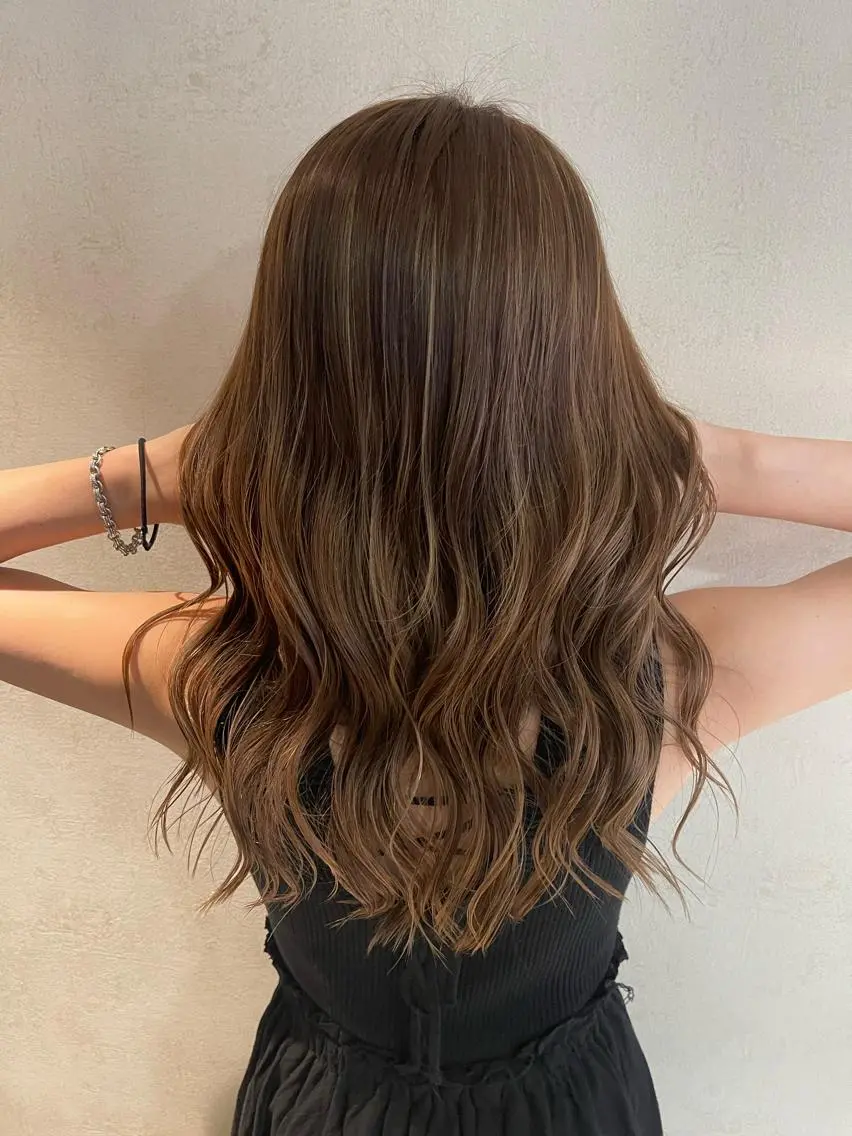 ロング カット ヘアカラー 市村 正義のヘアスタイル