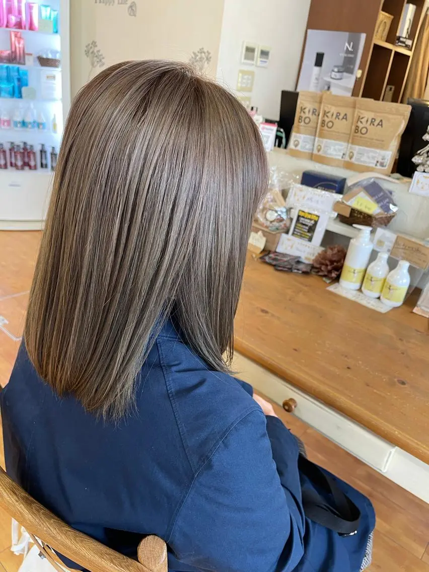 セミロング 梶谷 和希のヘアスタイル