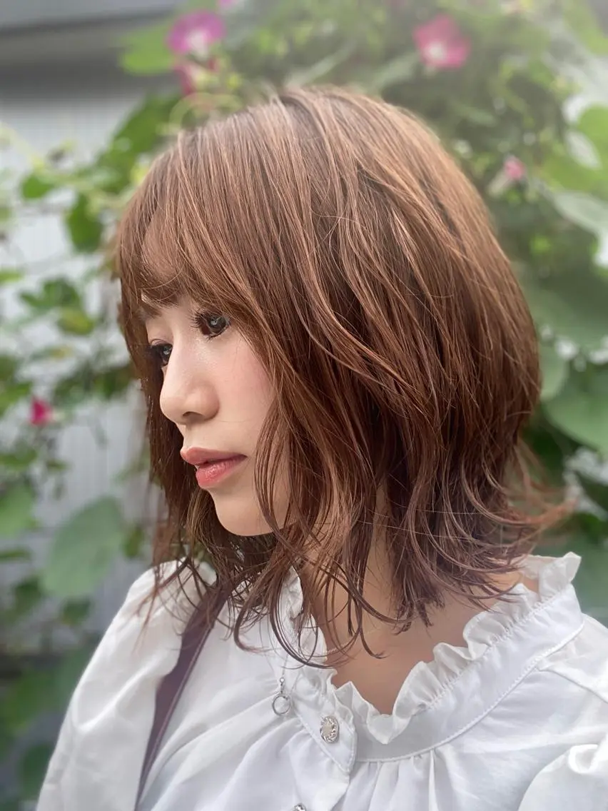 ミディアム カラー ベージュカラー ブリーチ ブリーチなしカラー オリーブベージュ カット ヘアカラー トリートメント 瀬川 響音のヘアスタイル