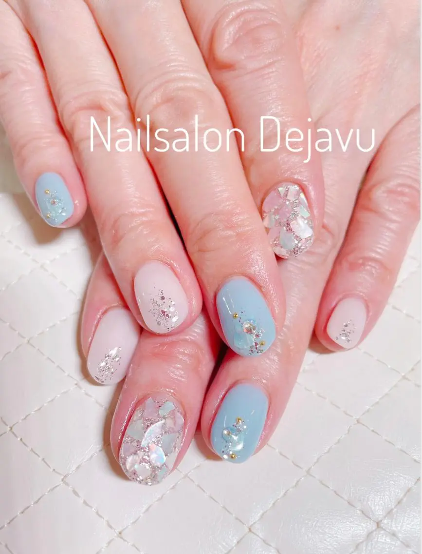 ネイル アートネイル ラメ(グリッター) ワンカラーネイル ストーンネイル Nail salon Dejavu 🌿のネイルデザイン