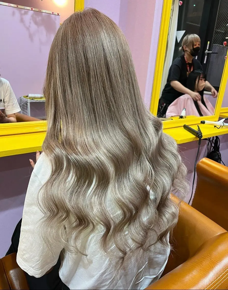 ロング 大阪レミーエクステ チビ編み込みのヘアスタイル