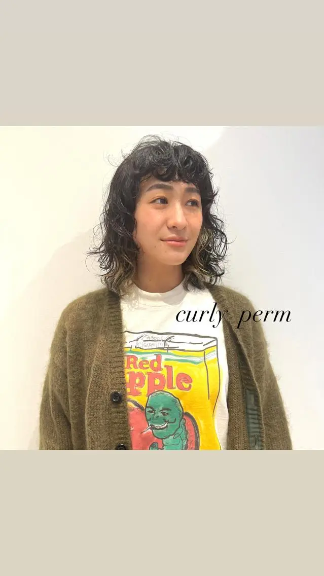 ミディアム カラー パーマ ミディアムパーマ 🦭era shiori🦭のヘアスタイル