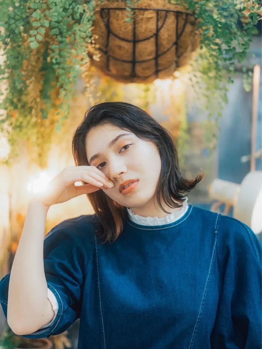 ミディアム ボブ 外ハネヘア カット ヘアカラー 石野 友唯のヘアスタイル