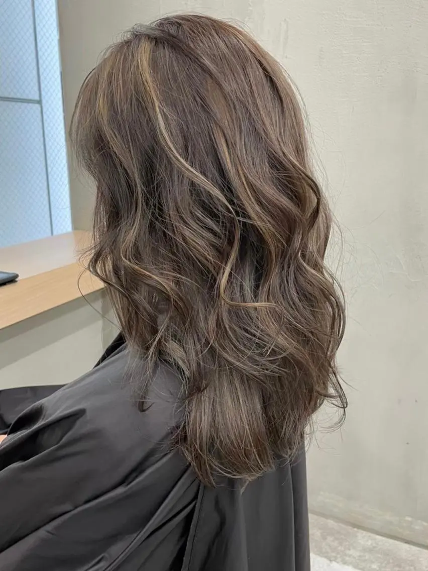 ミディアム カラー ブリーチ&髪質改善 TAIGAのヘアスタイル