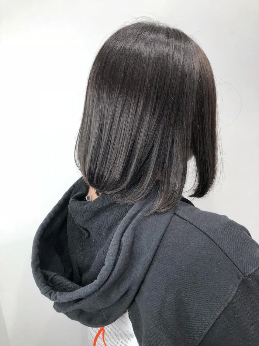 ショート カラー ダークグレー ダークグレージュ グレージュ ボブ 🌙HIZUKI🌙 ハイトーン 艶髪のヘアスタイル