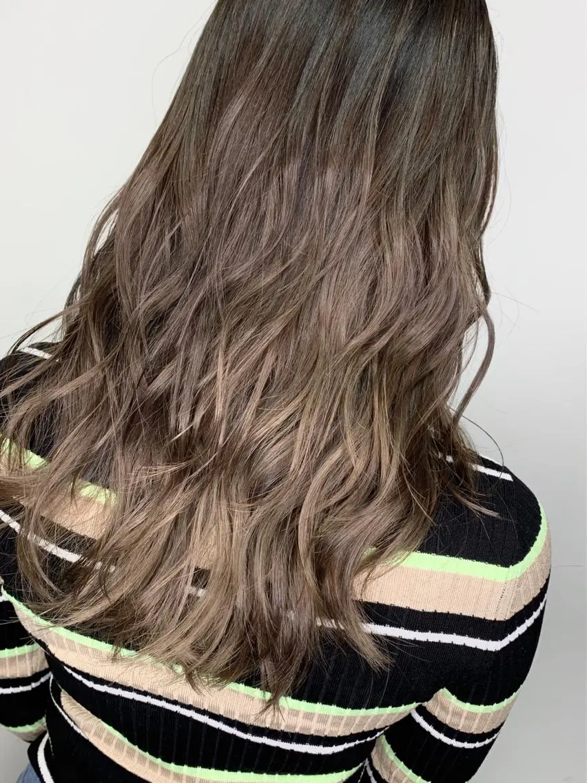 ロング レイヤー/艶髪カラー 森本くるみのヘアスタイル