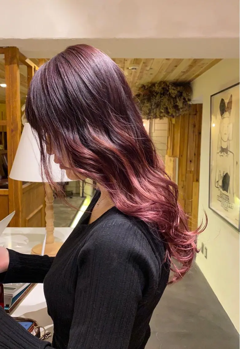 ロング カラー ブリーチ グラデーションカラー ピンクカラー 吉田 光佑のヘアスタイル