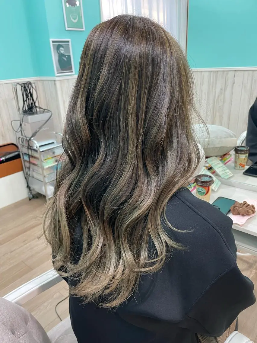 ロング ヘアカラー トリートメント 🐆アンドウ チカコ🦓のヘアスタイル