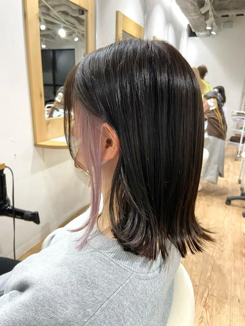 ミディアム カラー 切りっぱなしボブ ショートボブ バレイヤージュ ブリーチ デザインカラー カット ヘアカラー Kensho 京都駅 ケアブリーチのヘアスタイル