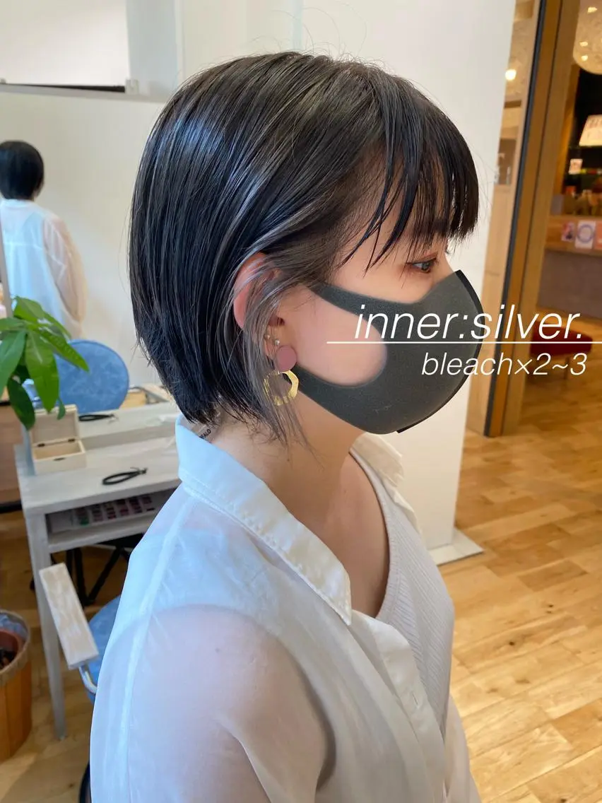 ショート カラー 小林 夢羽のヘアスタイル