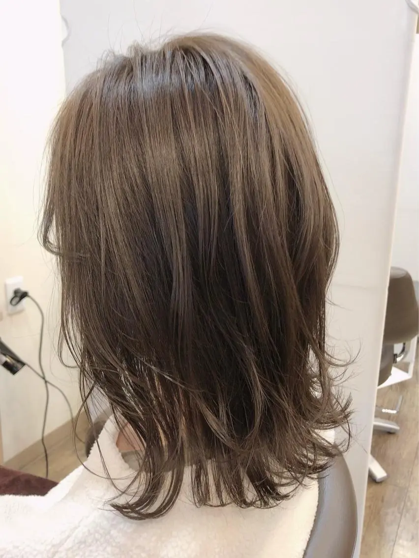 ミディアム カラー グレージュ イルミナカラー 外ハネヘア ヘアカラー 尚平 40代からの 髪質改善専門のその他イメージ