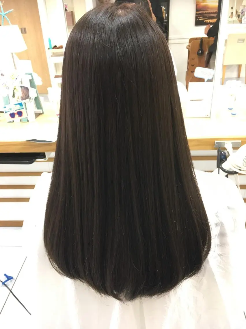 ロング カラー グレージュ イルミナカラー ヘアカラー トリートメント 髪質改善/縮毛矯正 /レイヤーカット岡部のヘアスタイル