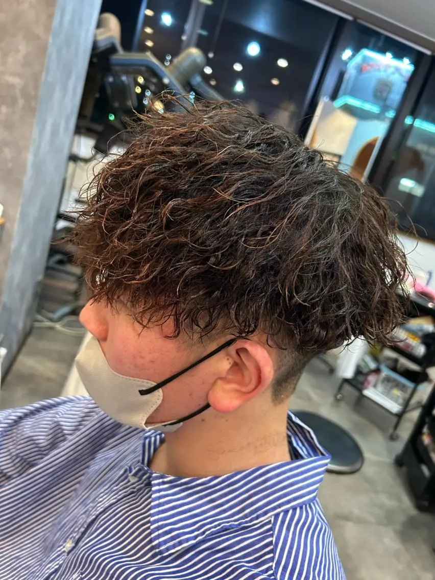 カラー パーマ メンズ メンズパーマ ツイストスパイラルパーマ スパイラルパーマ カット パーマ stylist 静音「LEON」のヘアスタイル