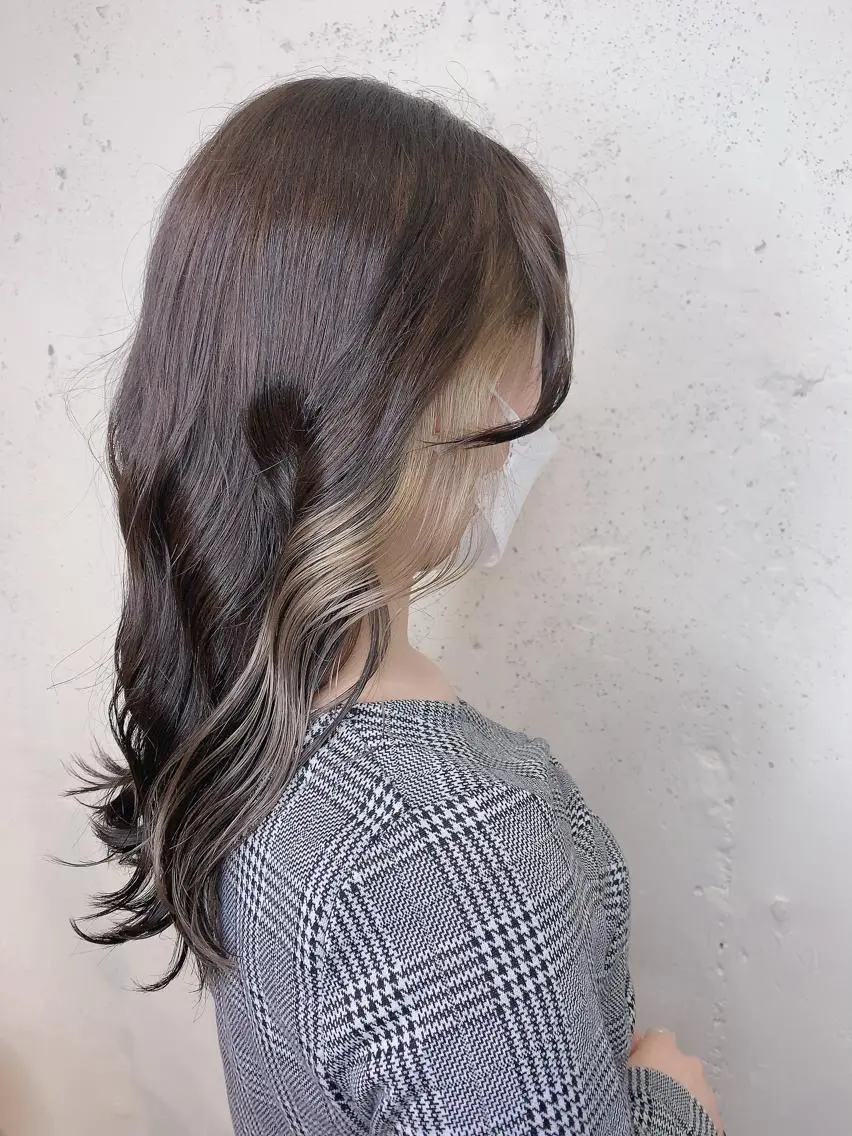 ロング カラー 透明感ハイトーン🦄 キラ🌈のヘアスタイル