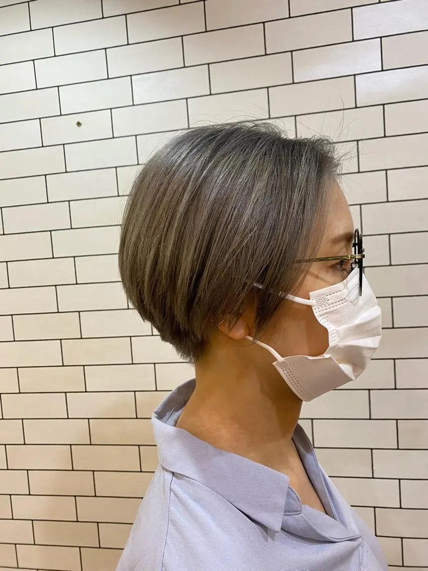 ショート カラー ブリーチ ケアブリーチ ヘアカラー TAI透明カラー 柔らかい縮毛矯正のヘアスタイル