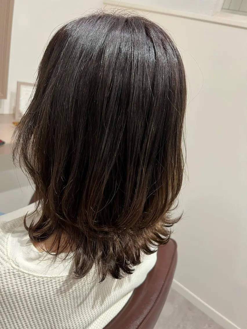 ミディアム カット ヘアカラー トリートメント 井上 美春のヘアスタイル