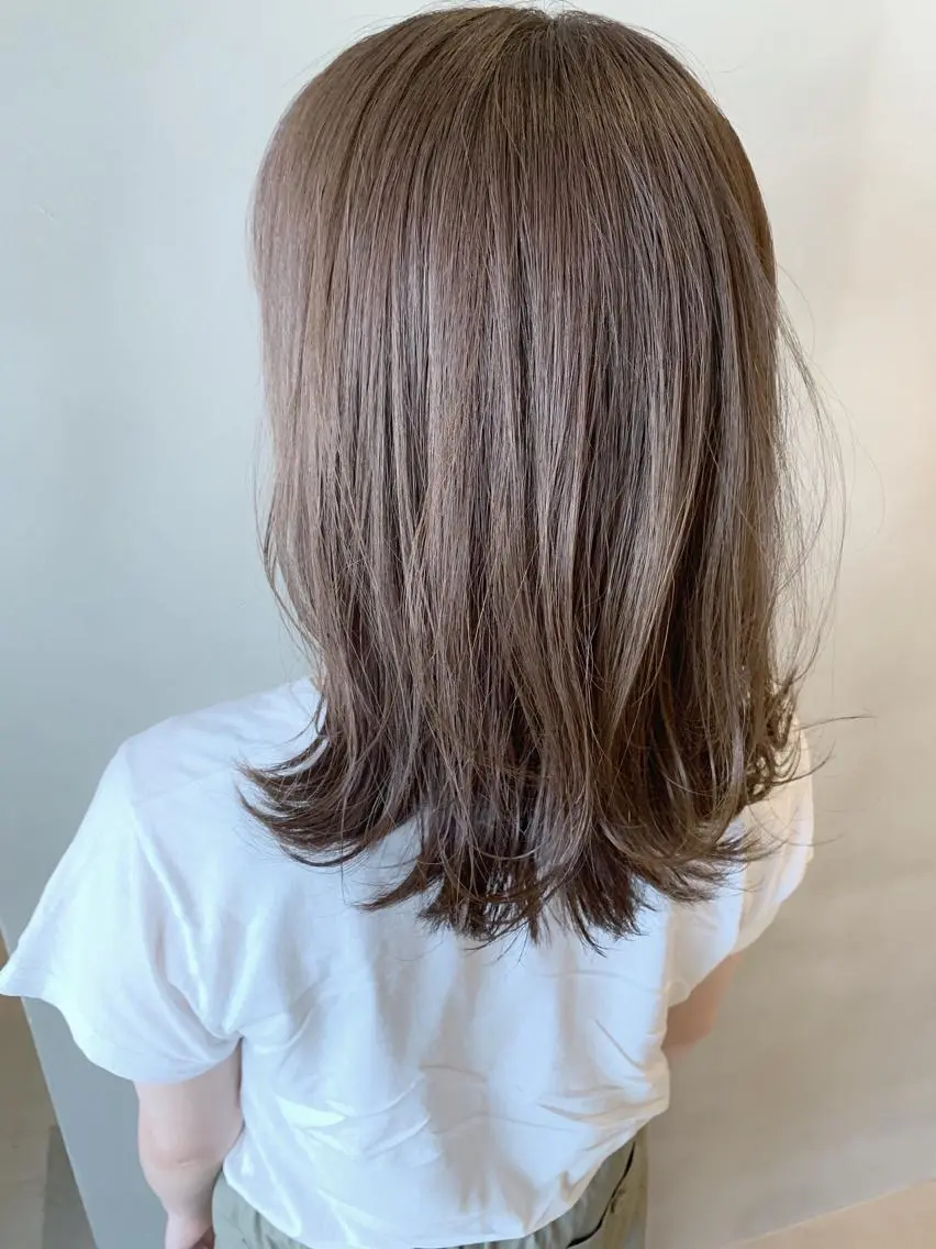 セミロング カラー ヘアアレンジ ネイル マツエク・マツパ セミロングパーマ アッシュ バレイヤージュ ベージュカラー 透明感カラー カット ヘアカラー 夜23時まで予約🉑 reverieあきらのヘアスタイル