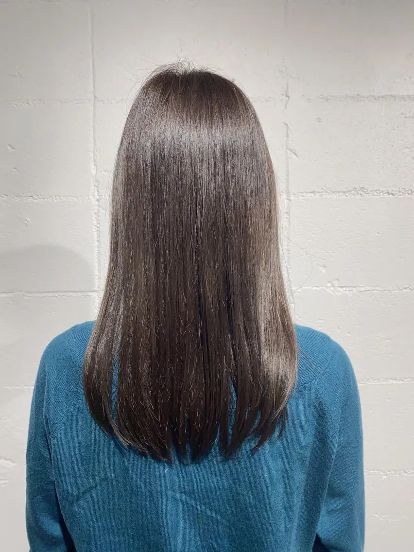 ミディアム カラー ベージュカラー オリーブベージュ ショート・ウルフ✂︎ 安住有咲子のヘアスタイル
