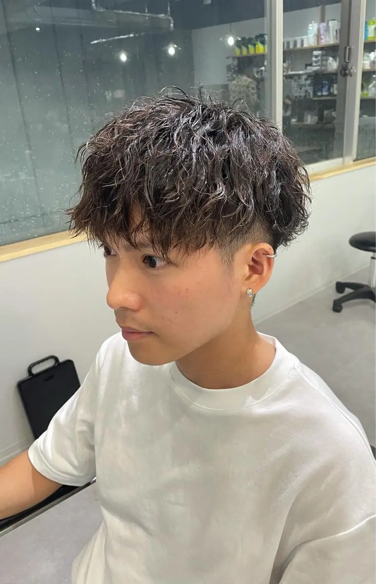 パーマ メンズ メンズパーマ スパイラルパーマ レイヤーカット 西村あきやのヘアスタイル