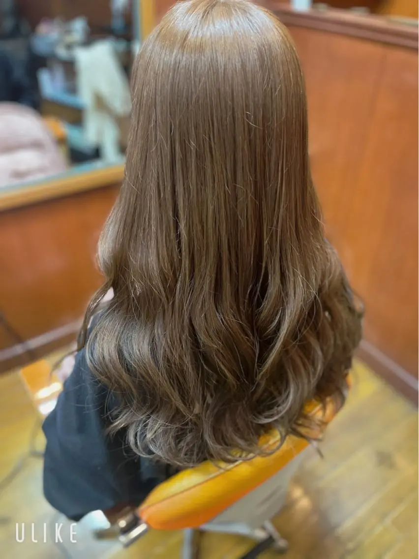 ロング カット ヘアカラー 伴 香織のヘアスタイル