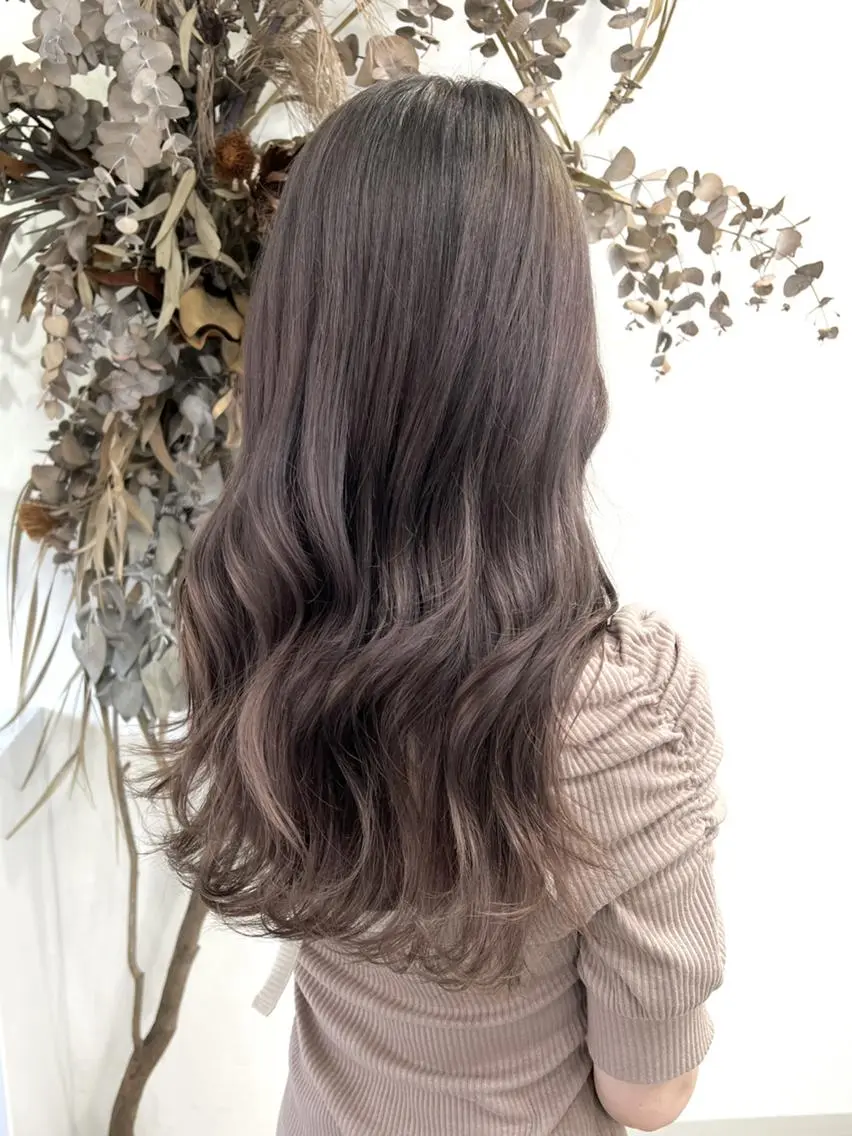 ロング ヨシンモリ 韓国風ヘア ワンホンヘア カット ヘアカラー 小山田 彩美のヘアスタイル