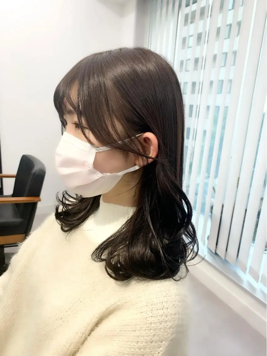 ミディアム カラー パーマ ヘアアレンジ メンズ キッズ ネイル マツエク・マツパ アイブロウ トリートメント 似合せレイヤー／ 柔らか透明感カラーのヘアスタイル