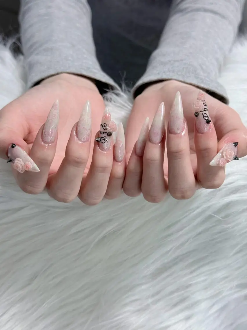 ネイル オーロラネイル 長さ出し フットネイル フレンチネイル ジェルネイル Yuu🎀 Belle Nailのネイルデザイン
