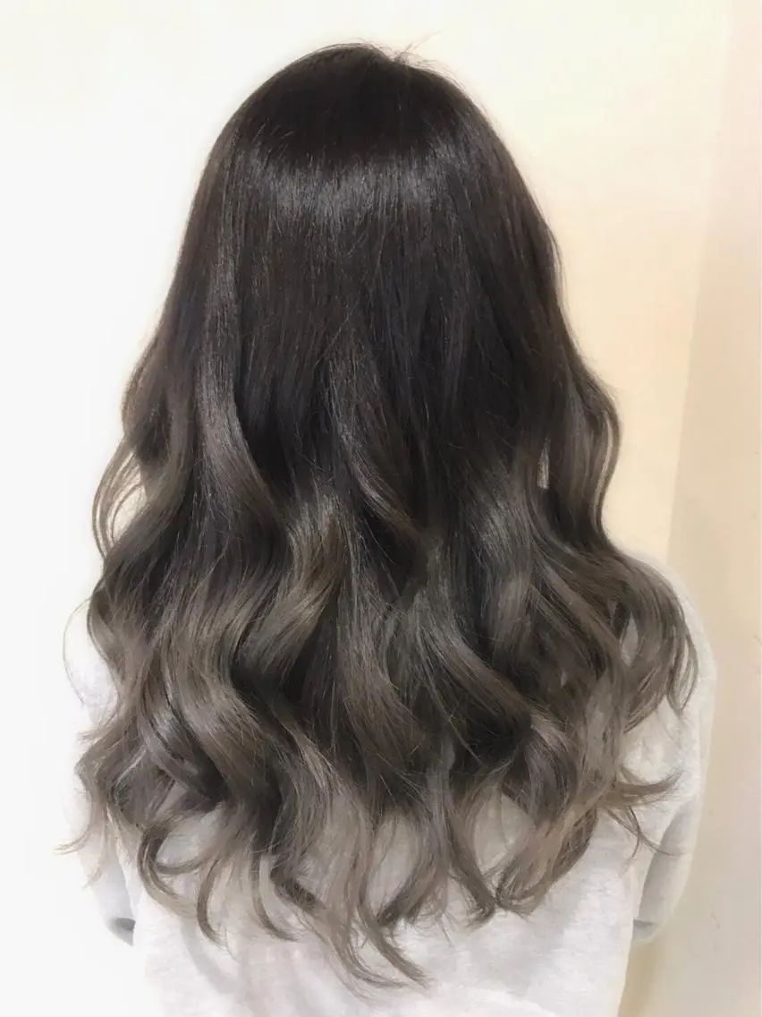 セミロング カラー グラデーションカラー filo   渋谷 Gishiのヘアスタイル